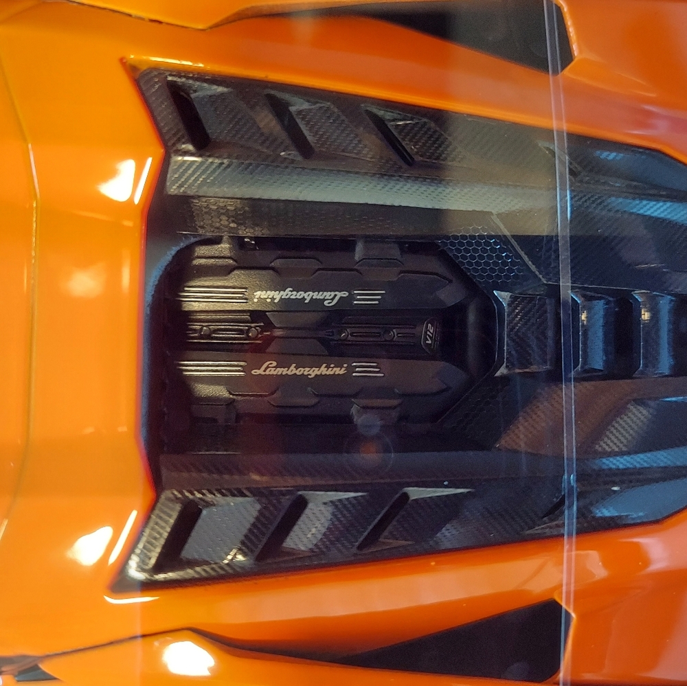 Lamborghini Revuelto - Picture 4 of 8